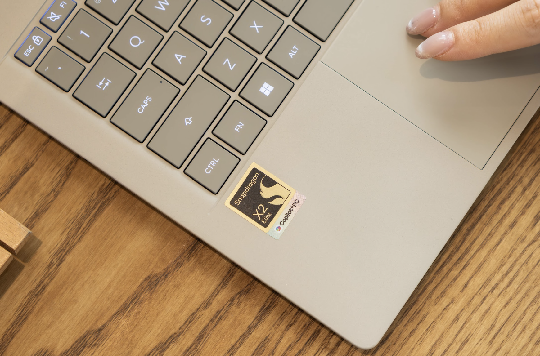 “Laptop màn hình lớn là phải nặng và cồng kềnh”: Đã đến lúc nhìn nhận lại - 3