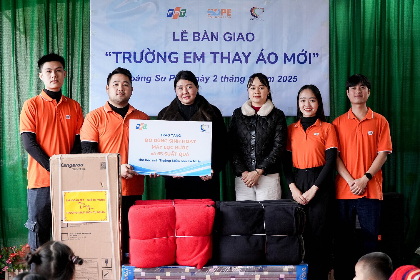 FPT mang ánh sáng học đường cải thiện điều kiện học tập cho học sinh khó khăn - 2