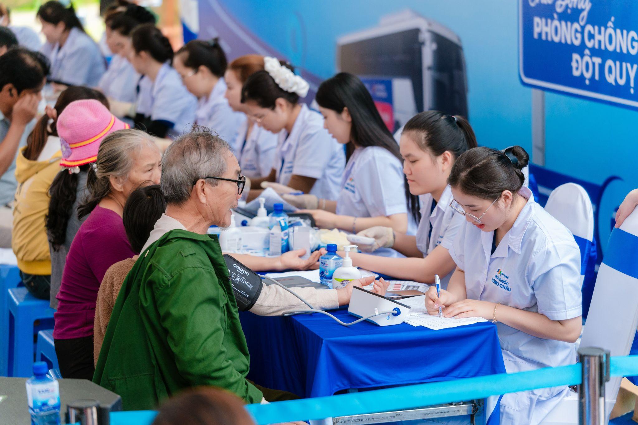 Phát huy mạng lưới “gần dân, sát dân”, Long Châu xây dựng mô hình dự phòng đột quỵ trong cộng đồng - 4