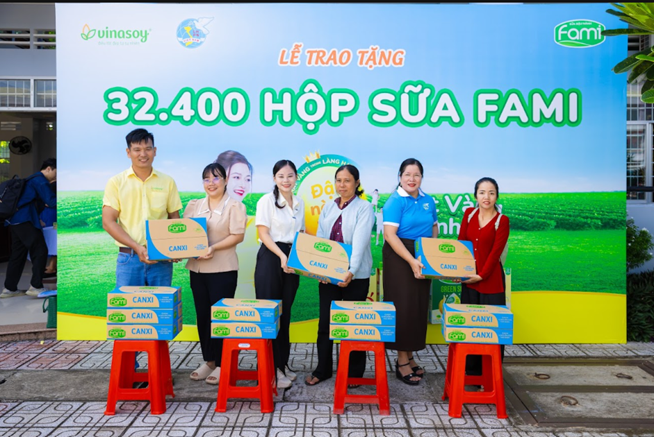 “Hạt vàng tự nhiên” tiếp tục hành trình trao dưỡng chất lành đến người dân An Giang - 4