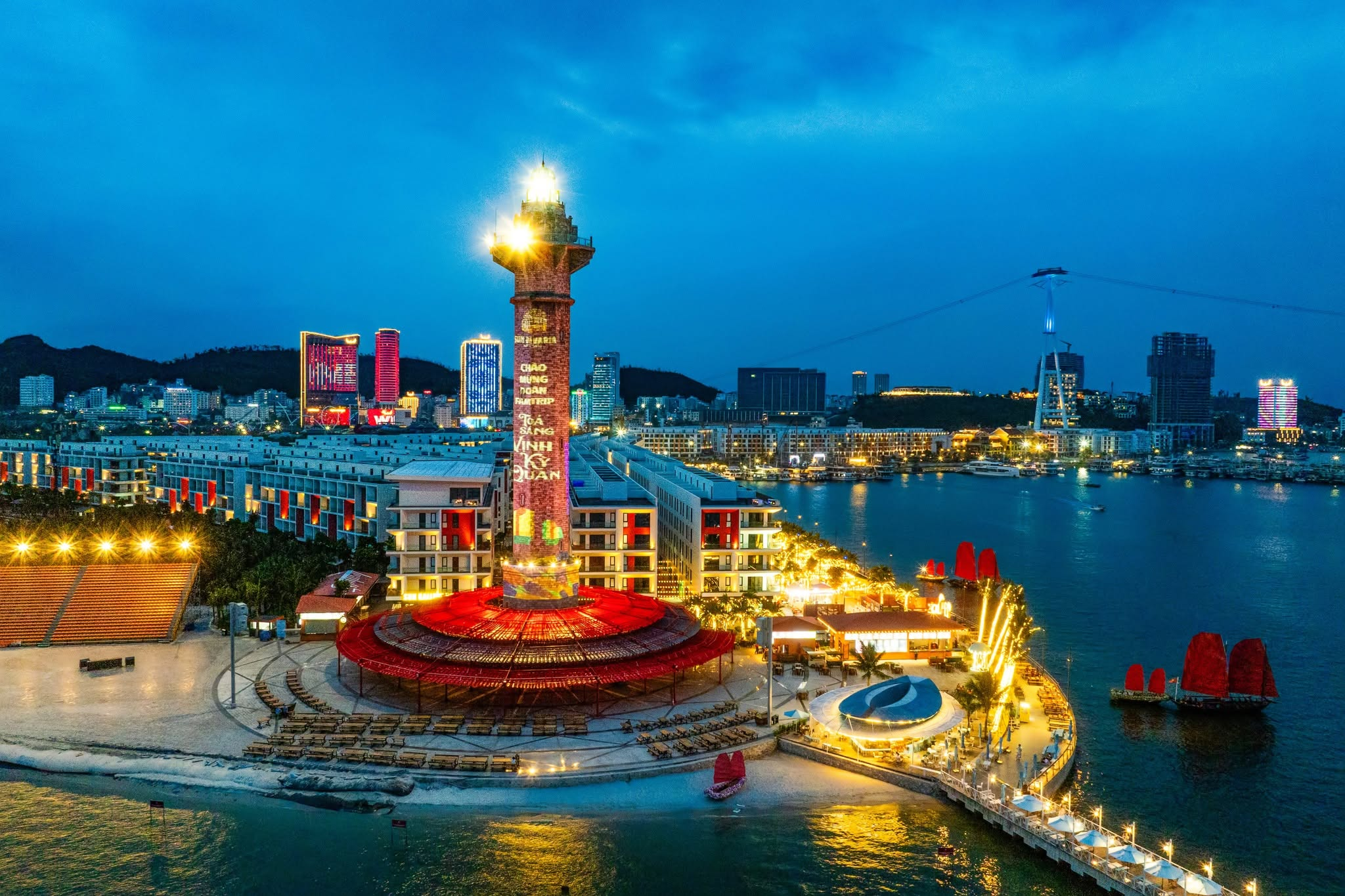 “Chơi mãi không hết” kỳ nghỉ lễ 2/9 đầu tiên Quảng Ninh lên thành phố trực thuộc Trung ương - 2