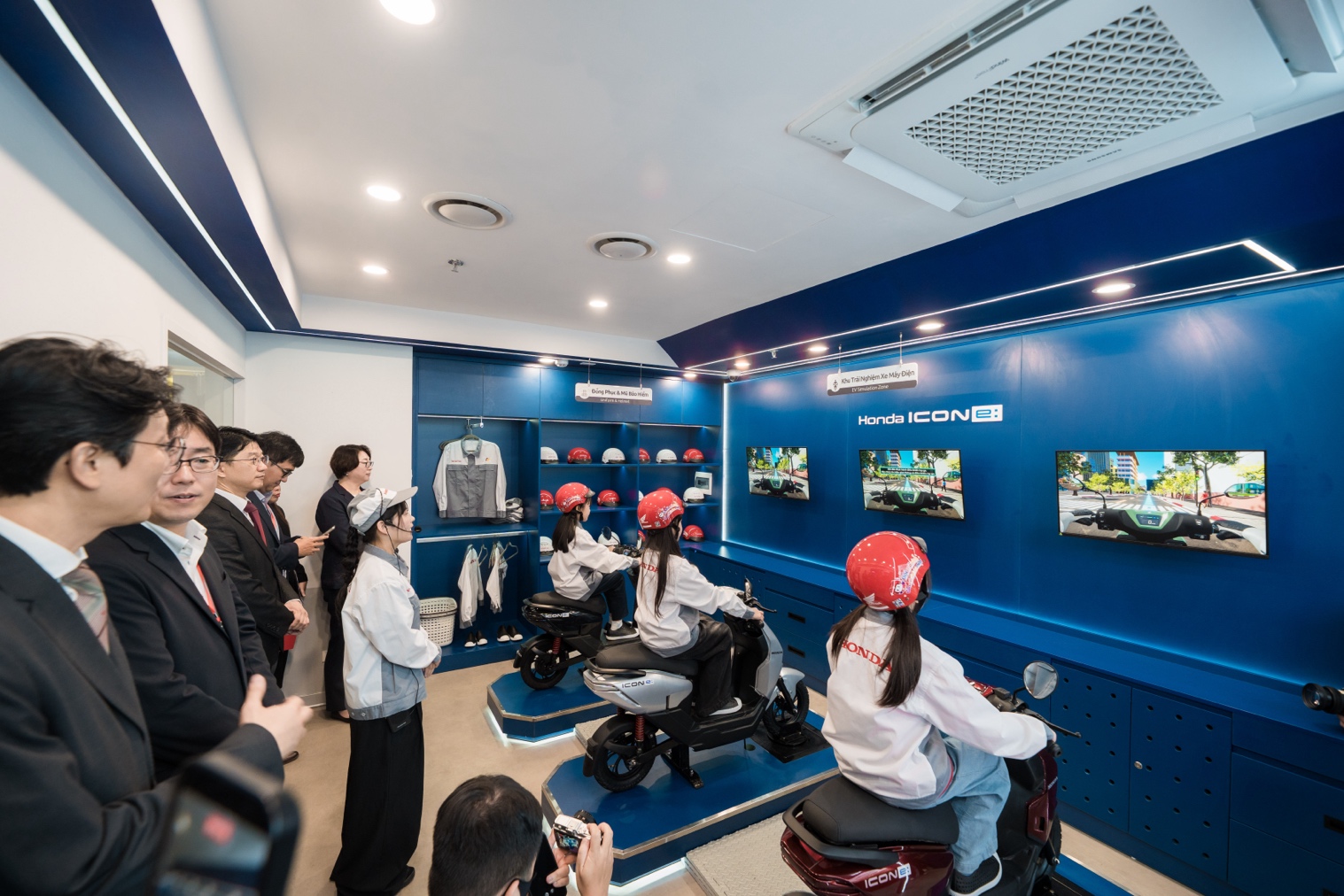 Honda Việt Nam hợp tác với Kidzania Hà Nội ra mắt sân chơi trải nghiệm “Trung tâm công nghệ xe máy điện Honda” - 2