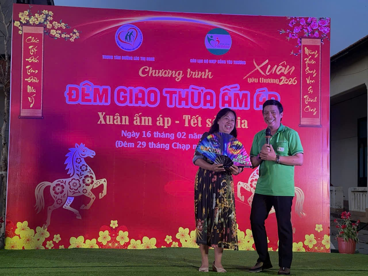 “Everybody Needs a Fan” – Ai cũng cần một cây quạt - 6