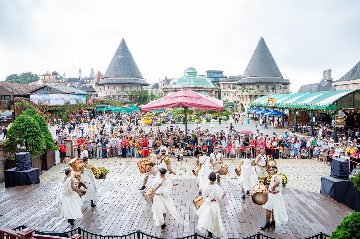 Du khách phấn khích với loạt trải nghiệm mới tại Ba Na Hills dịp 2/9 - 7
