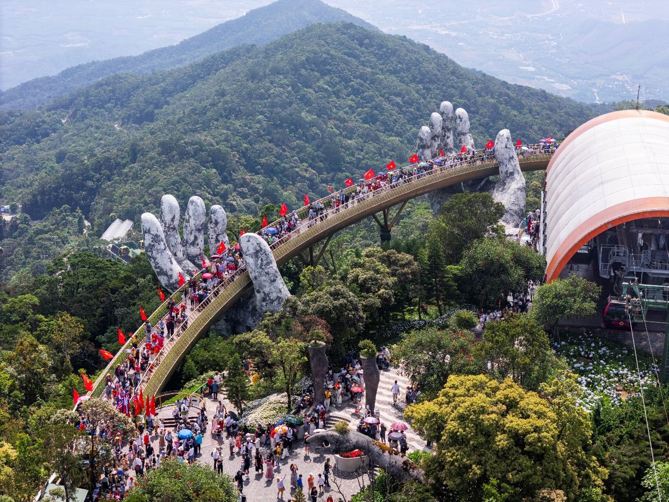Du khách phấn khích với loạt trải nghiệm mới tại Ba Na Hills dịp 2/9 - 3