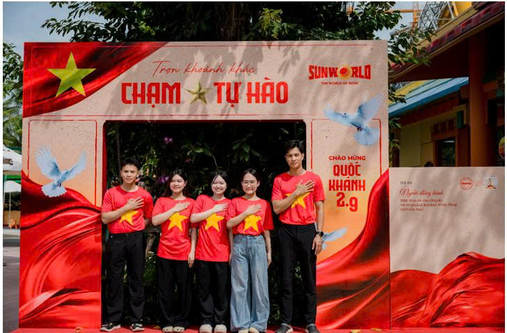 Sun World Ha Nam rực rỡ cờ hoa, nhộn nhịp du khách dịp Quốc khánh 2/9 - 2
