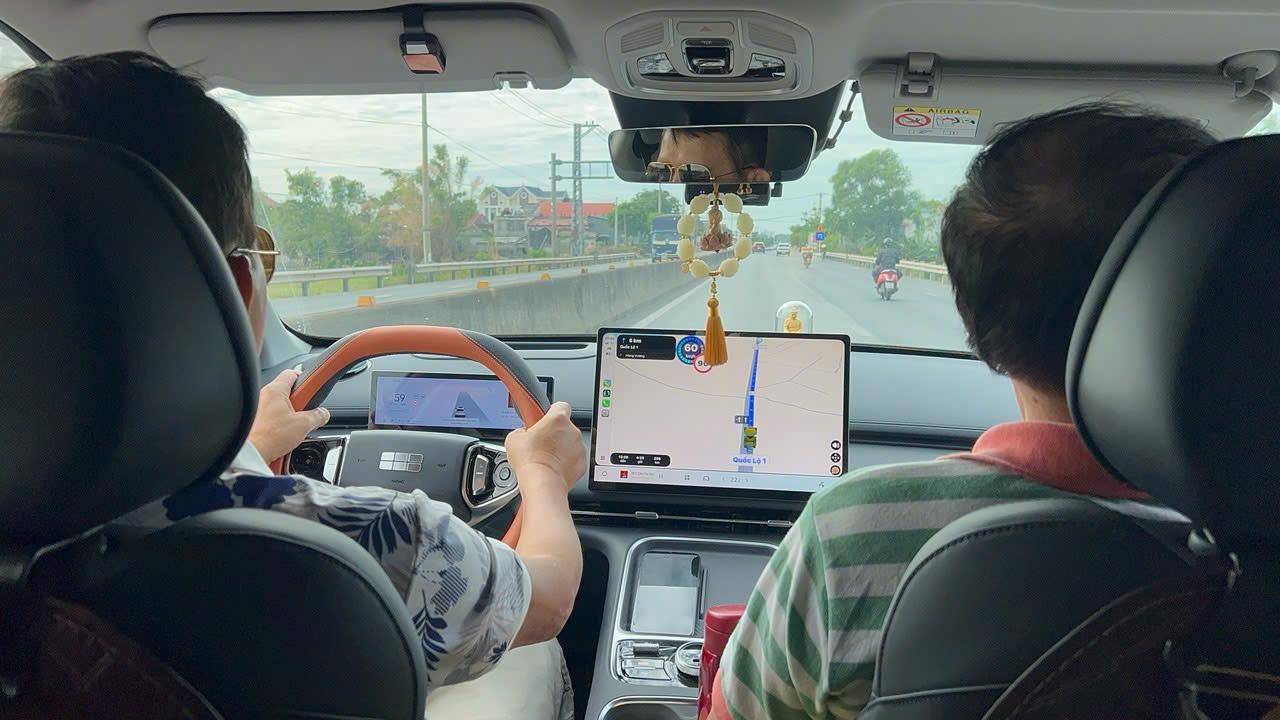 Bố Chi Pu và hành trình 4.600 km xuyên Việt bằng Geely EX5 EM-i: Từ lo “nằm đường” đến lên kế hoạch đi Cà Mau - 5