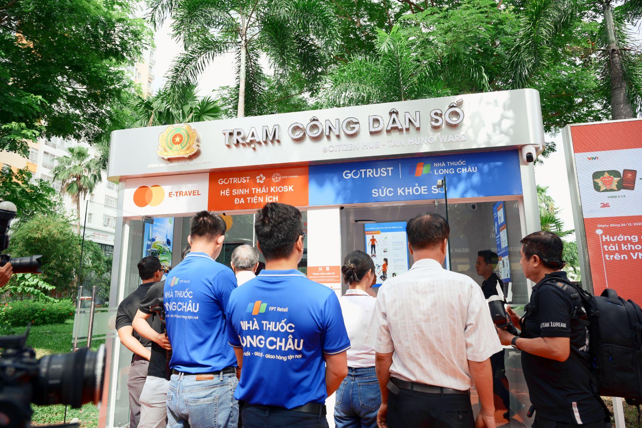 Công an TP.HCM cùng các đơn vị tăng tốc nhân rộng mạng lưới Trạm Công dân số trên địa bàn TP. HCM - 4