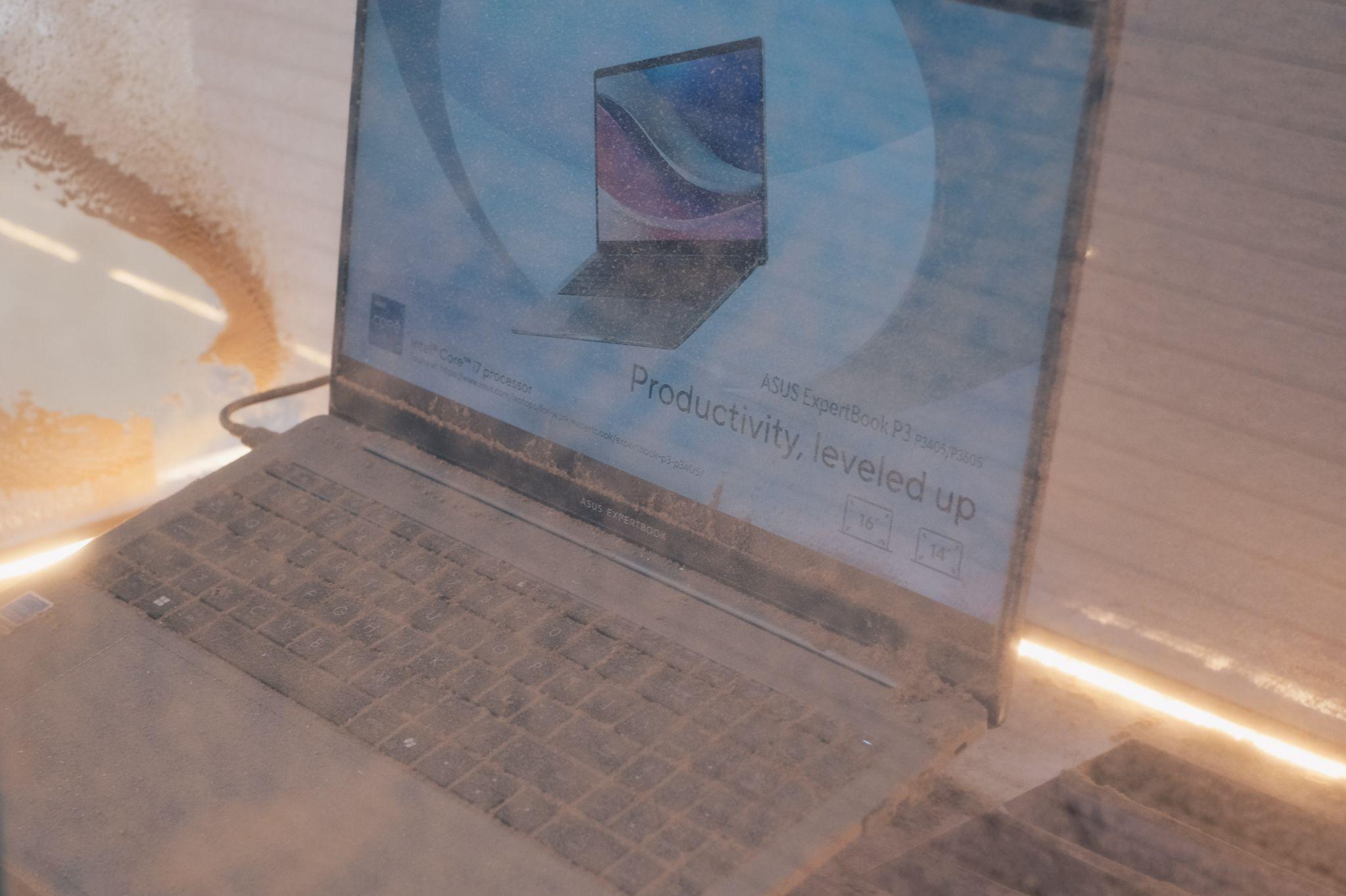 Laptop doanh nghiệp đang có những thứ sinh viên thực sự cần - 2