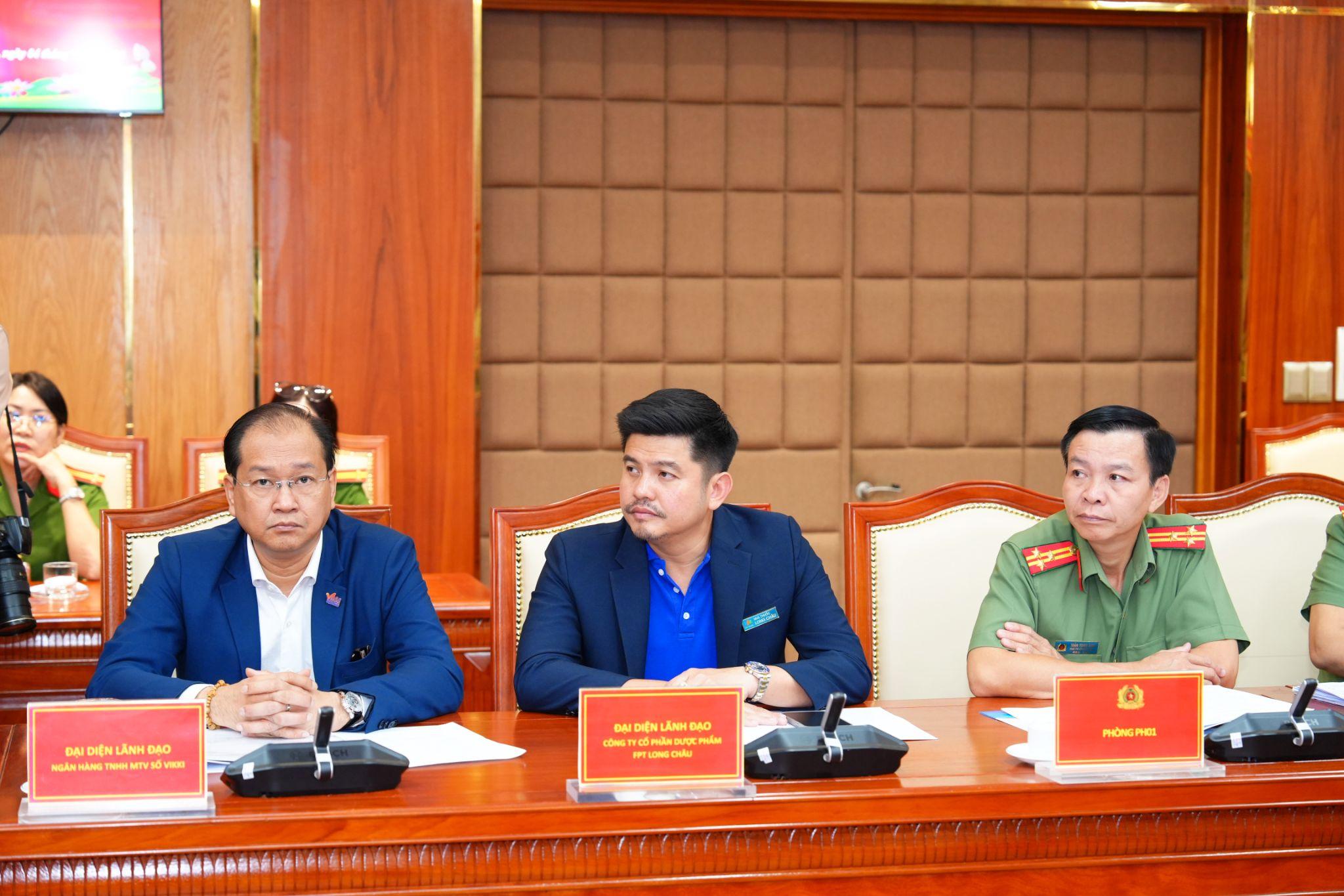 Công an TP.HCM cùng các đơn vị tăng tốc nhân rộng mạng lưới Trạm Công dân số trên địa bàn TP. HCM - 3