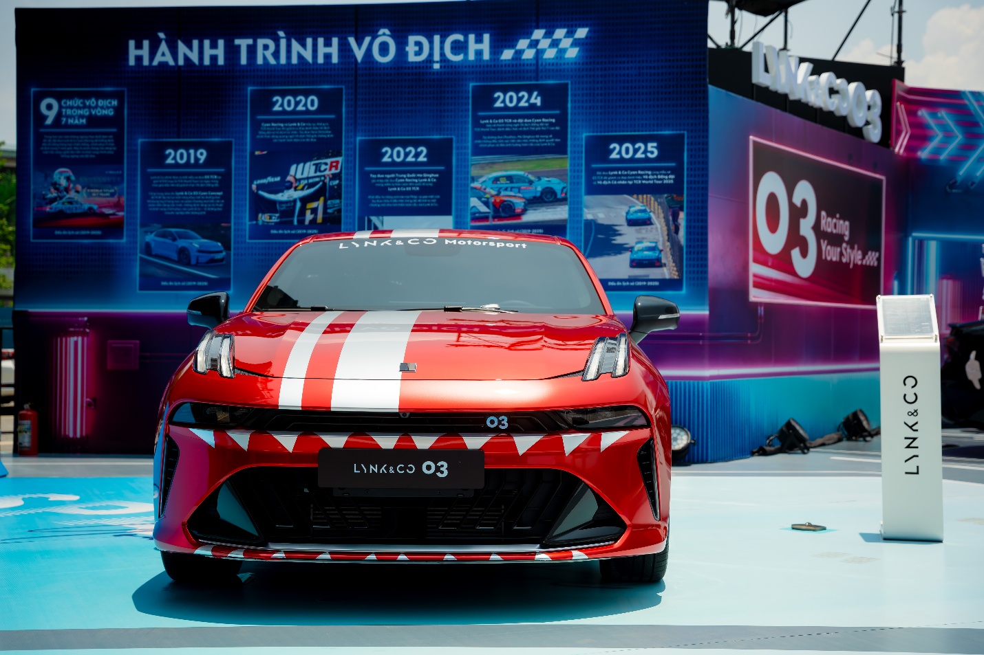 Lynk & Co 03 – tân binh nhiều hứa hẹn phân khúc sedan cỡ C - 1