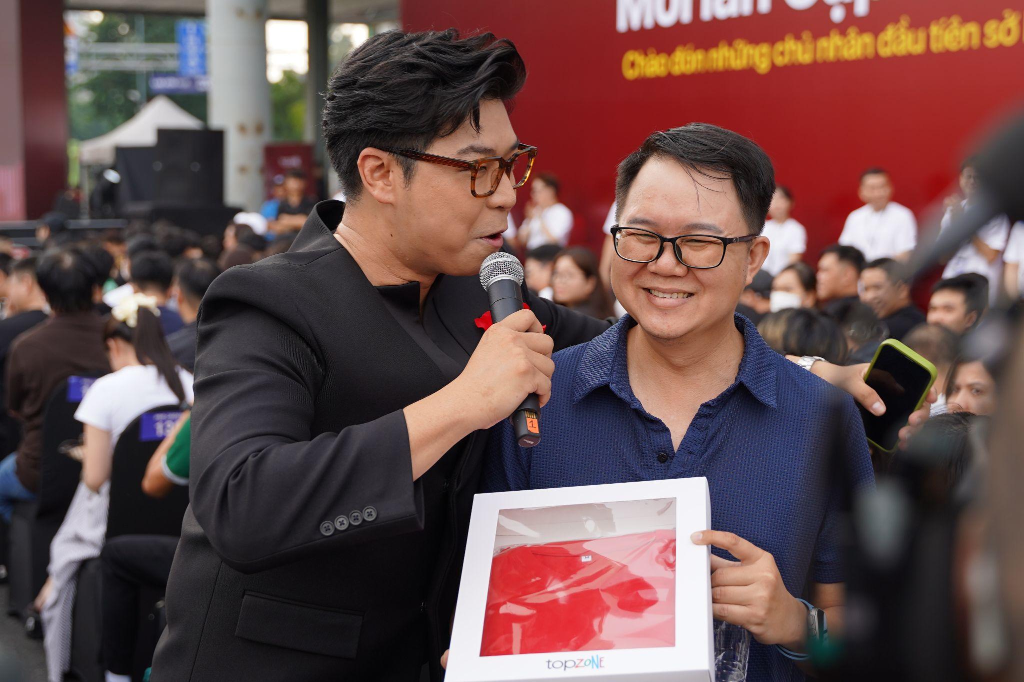 Ngày hội Apple Fan: TopZone giao sớm iPhone 18 Pro, hàng chục ngàn khách hàng háo hức nhận máy - 2