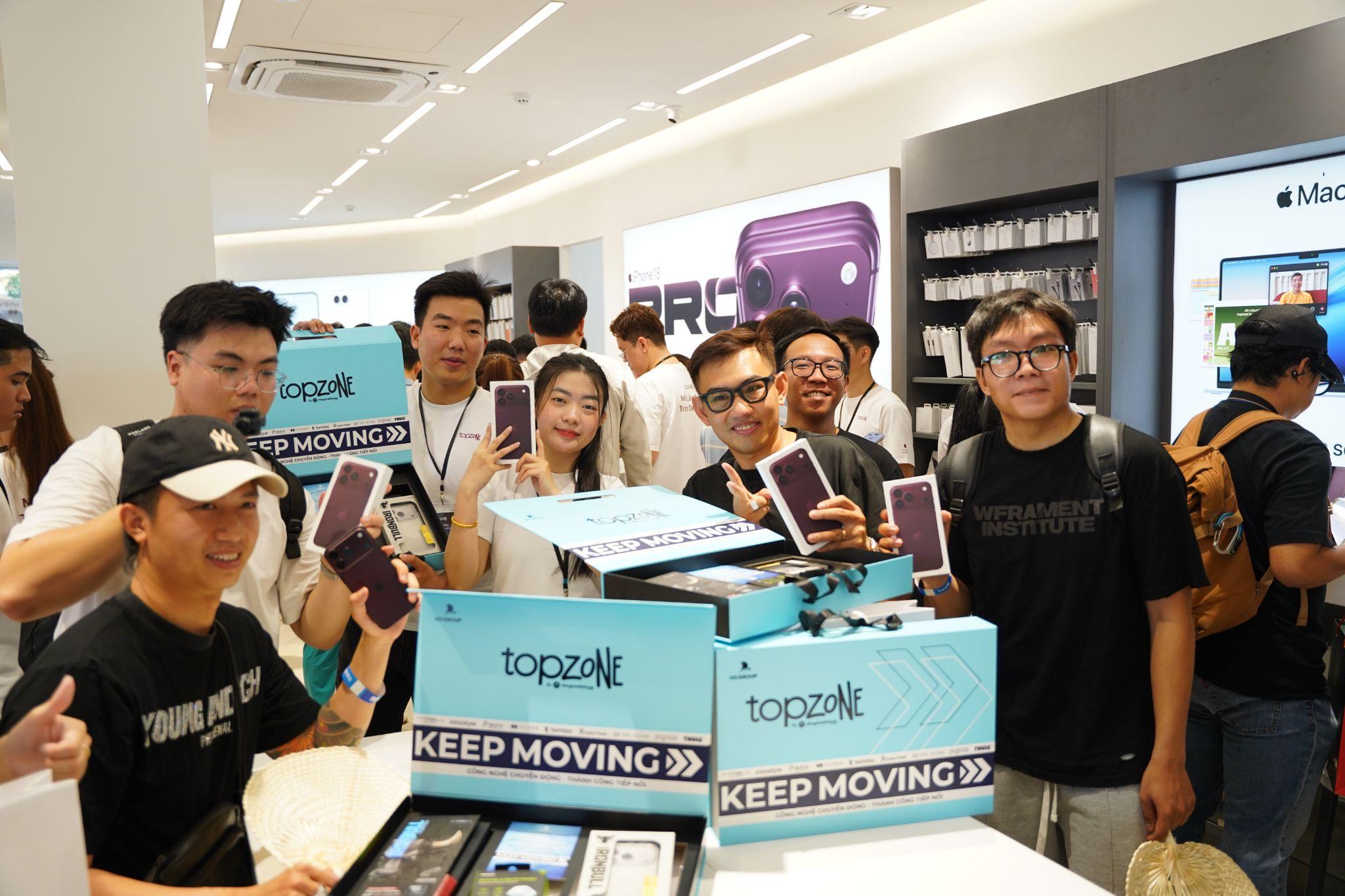 Ngày hội Apple Fan: TopZone giao sớm iPhone 18 Pro, hàng chục ngàn khách hàng háo hức nhận máy - 4