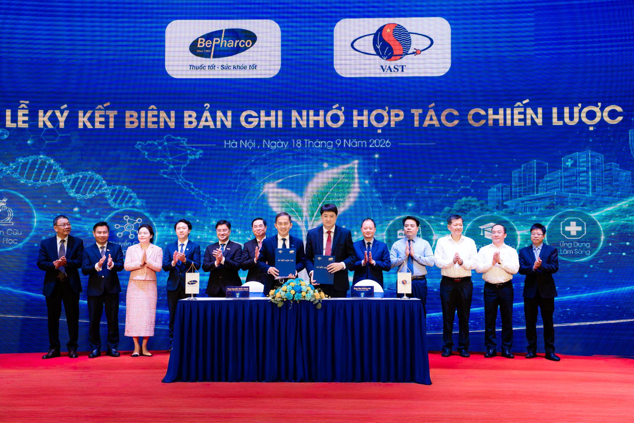Viện Hàn lâm Khoa học và Công nghệ Việt Nam ký kết hợp tác chiến lược với 4 đơn vị dược phẩm, y tế, giáo dục - 2