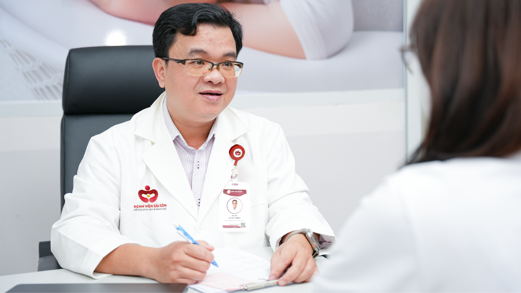 Bác sĩ CKII Lê Huy Bình: 20 năm “thực chiến” và hành trình gieo hy vọng cho người hiếm muộn - 1