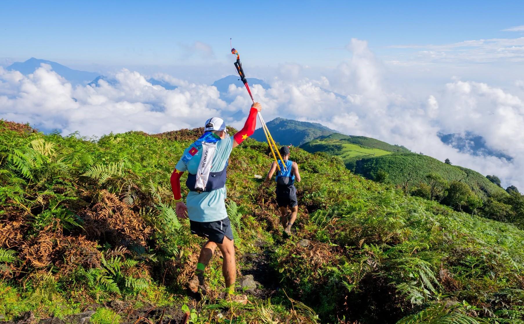 Hồng Ngọc tầm soát tim mạch miễn phí cho hàng trăm vận động viên tại giải chạy Vietnam Mountain Marathon 2026 - 1