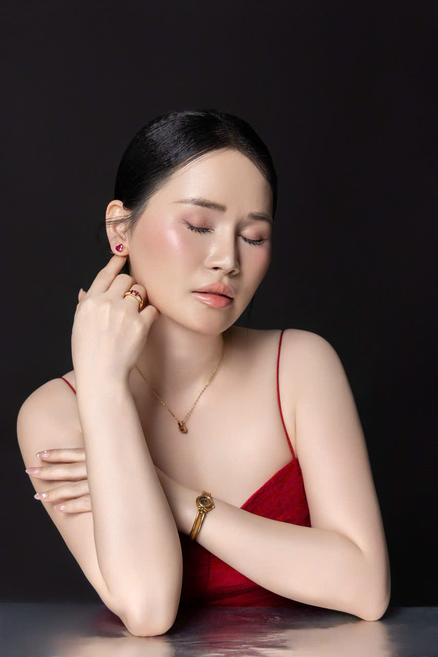 Nhà thiết kế Nguyễn Hoàng Yến: Khi trang sức trở thành dấu ấn phong cách - 1