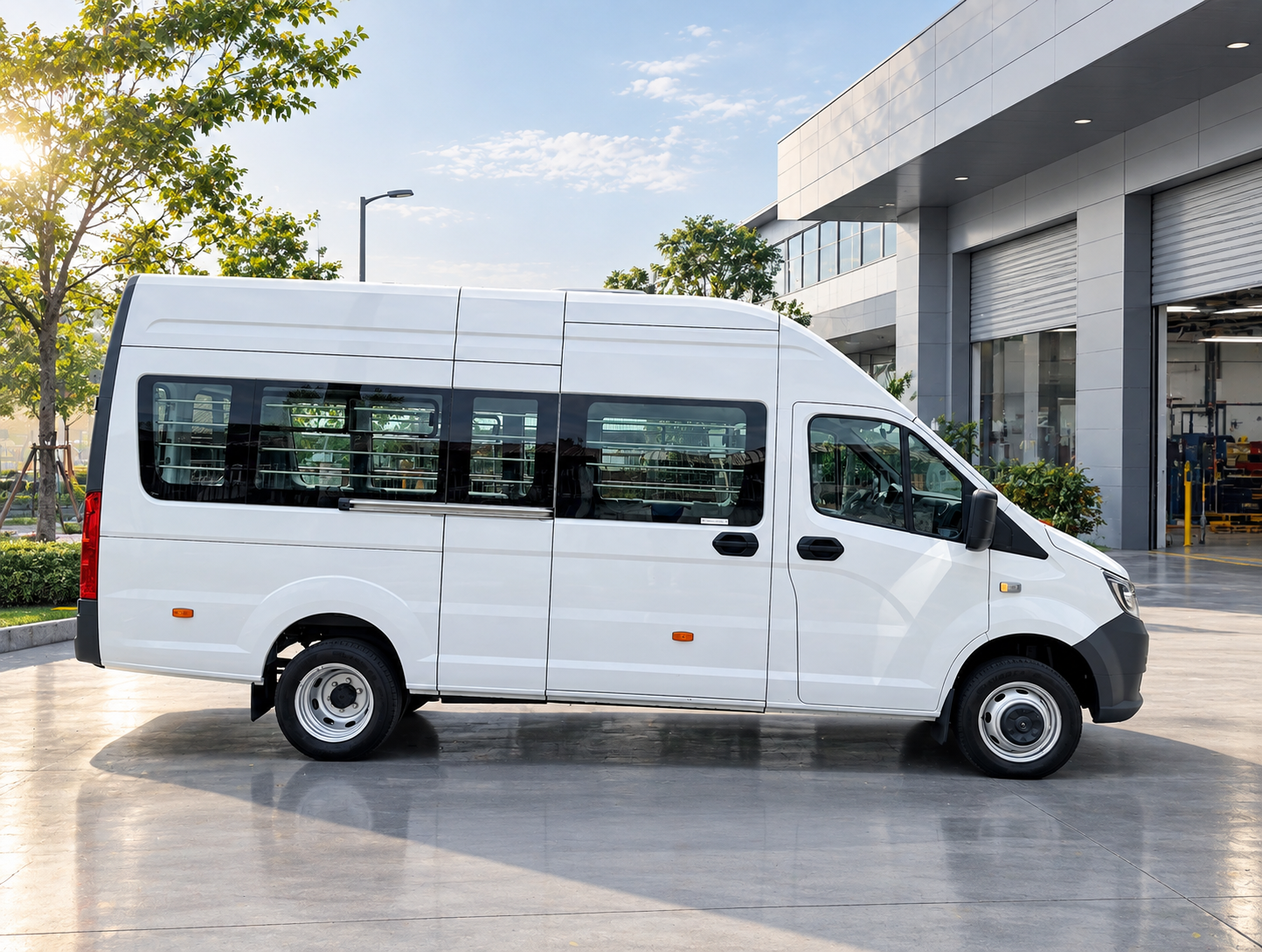 Gazelle NN "khuấy đảo" thị trường xe van thương mại: Lợi thế thùng 13m³ và bài toán tài chính tối ưu - 1