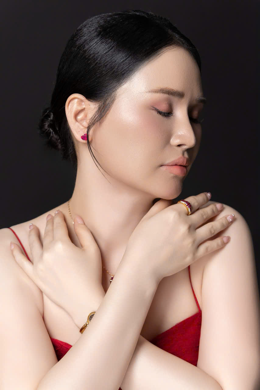 Nhà thiết kế Nguyễn Hoàng Yến: Khi trang sức trở thành dấu ấn phong cách - 3