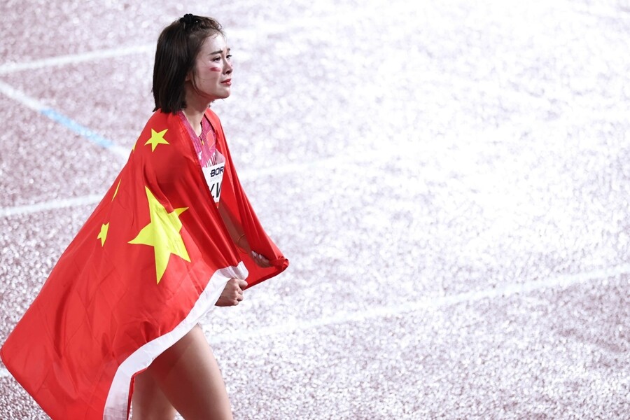 Mỹ nhân Trung Quốc "khổ vì đẹp", giật huy chương ASIAD đập tan định kiến - 1