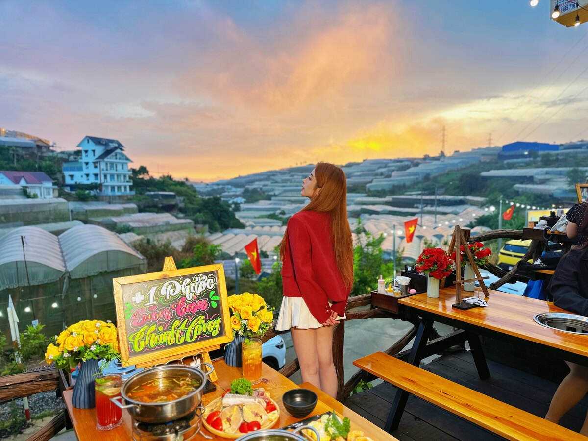 Tiệm nướng Trạm Dừng Chill: trải nghiệm BBQ bên tàu cổ và thung lũng nhà lồng Đà Lạt - 2
