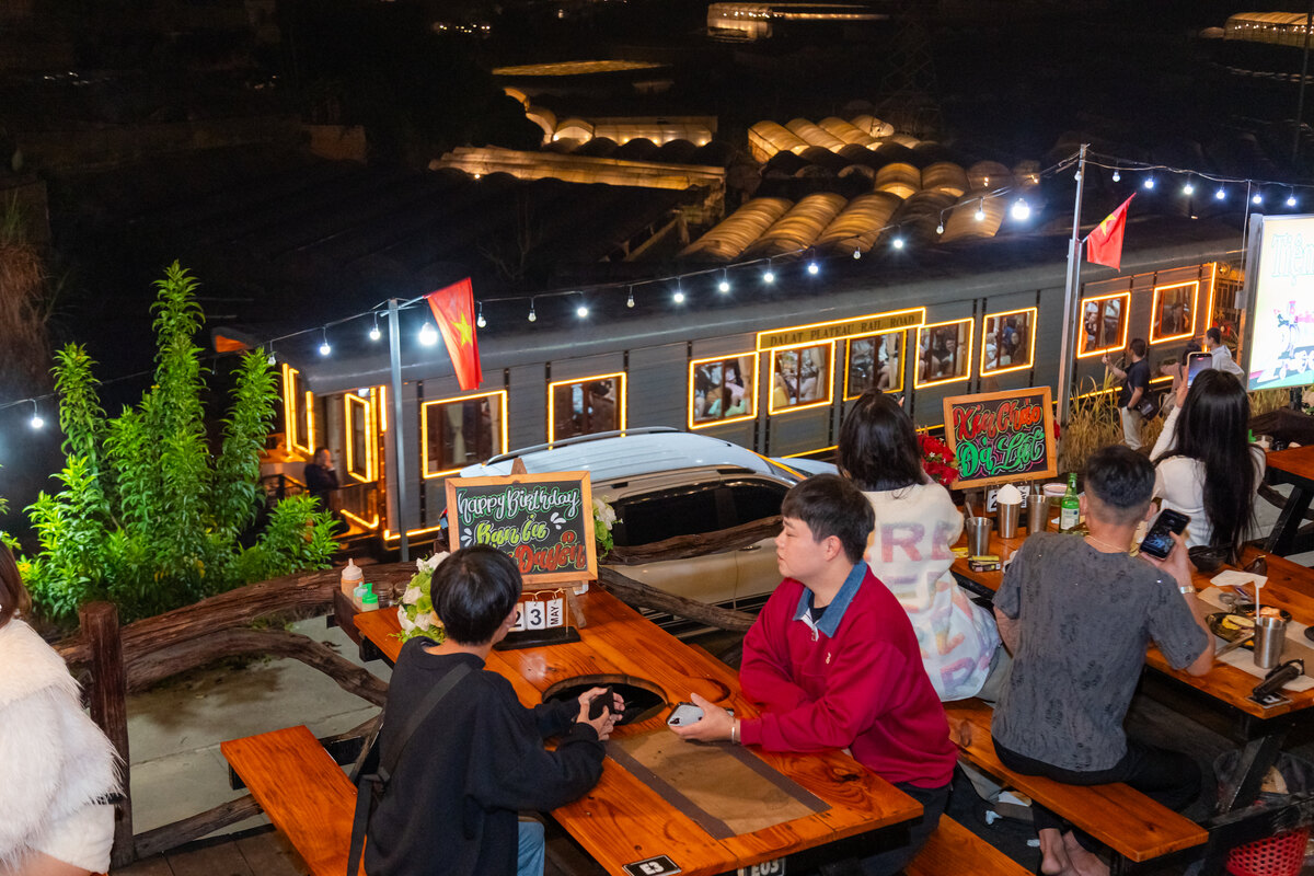 Tiệm nướng Trạm Dừng Chill: trải nghiệm BBQ bên tàu cổ và thung lũng nhà lồng Đà Lạt - 5