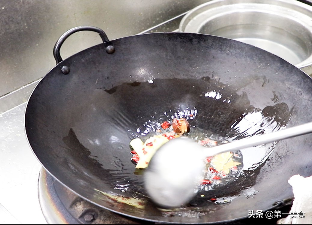 Cách làm bò hầm kinh điển nhất, nước sốt đủ vị, vừa ngon vừa không bị ngấy - 9