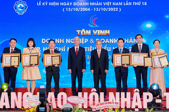 Hưng Thịnh Incons lần thứ ba liên tiếp nhận Giải thưởng Sản phẩm, Dịch vụ tiêu biểu TPHCM - 2