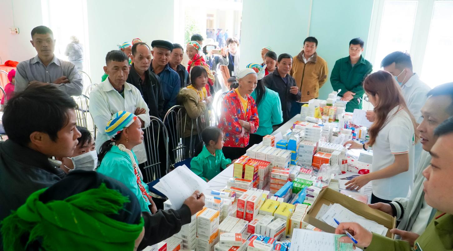 Dược Hậu Giang phát thuốc miễn phí cho hơn 1.250 đồng bào nơi địa đầu Tổ quốc - 6