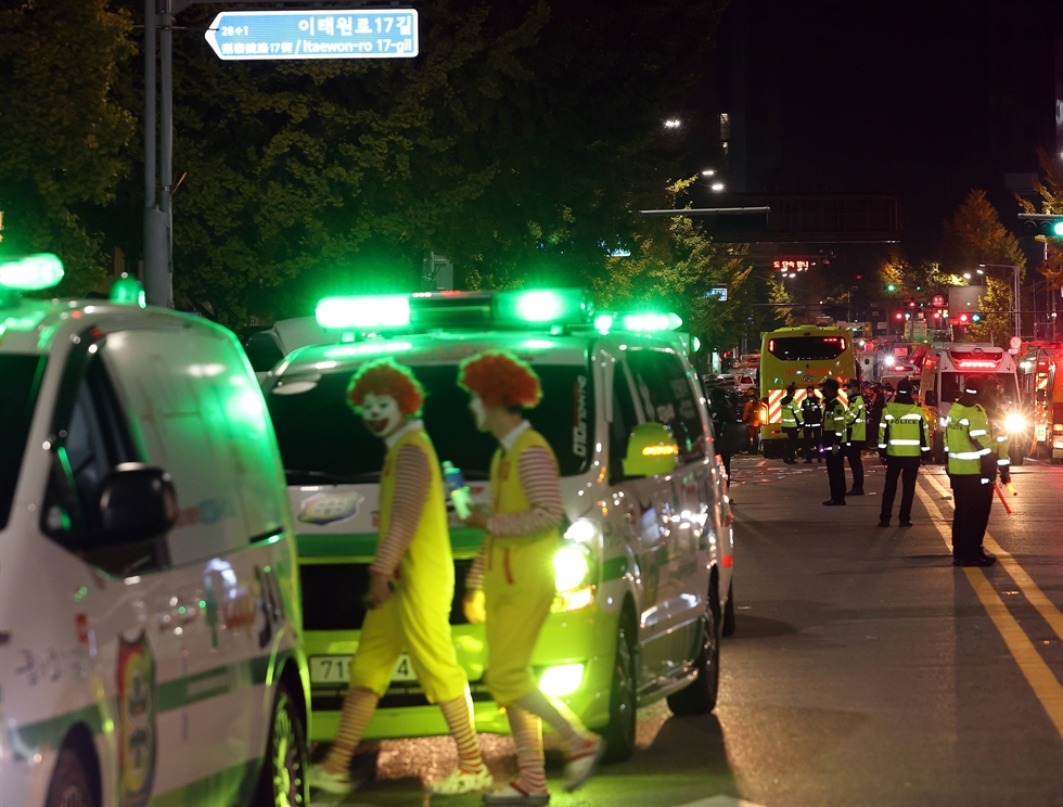 Hàn Quốc: Cảnh sát trả lời nghi vấn có nhóm người cố ý xô đẩy, gây giẫm đạp ở Seoul - 2