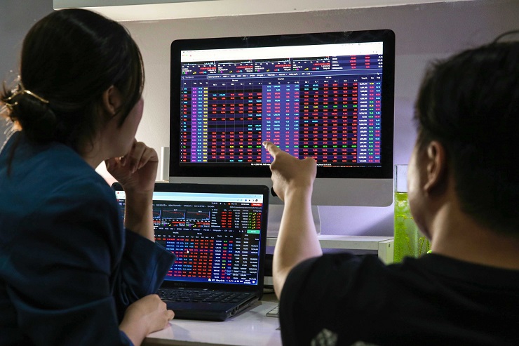 Bắt đáy cổ phiếu trong những phiên “hồi phục giả”, nhiều nhà đầu tư thua lỗ nặng - 1