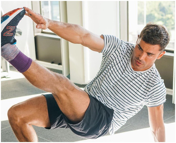 "Hoàng tử Disney" U40 vẫn cơ bắp cuồn cuộn được 61 triệu người theo dõi - 4