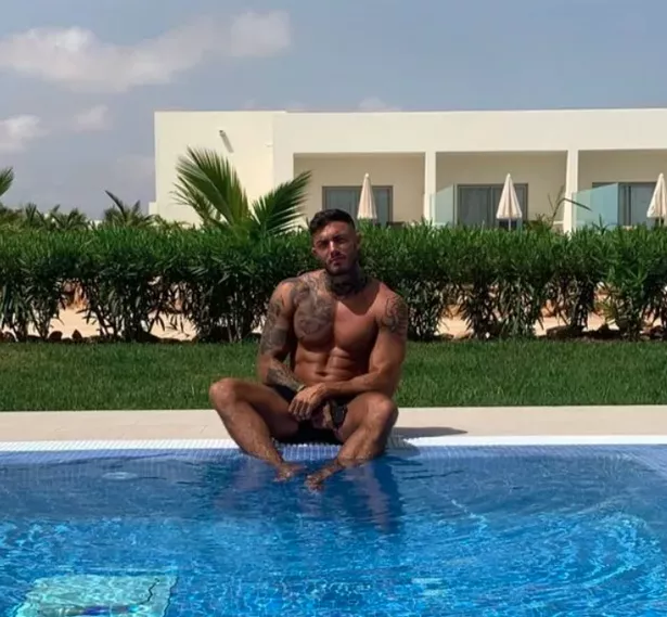 Đau bụng, nam thanh niên được chẩn đoán ung thư hiếm gặp ở tuổi 31 - 2