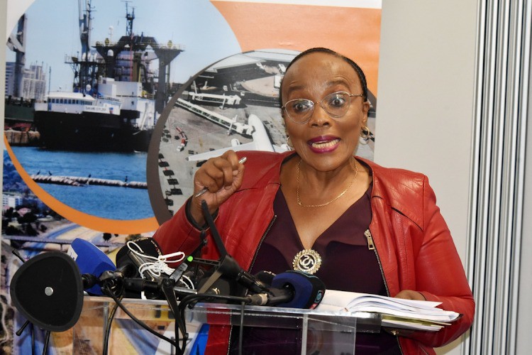 Nữ Bộ trưởng Nam Phi bị gí súng vào đầu trong vụ cướp "chưa từng có" - 1