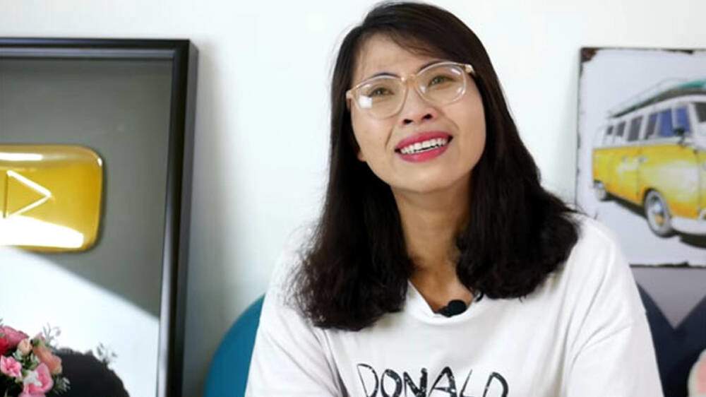 Loạt sao Việt "ẵm" nút Kim cương: Người bị chỉ trích, người được vây kín tại phố đi bộ - 6