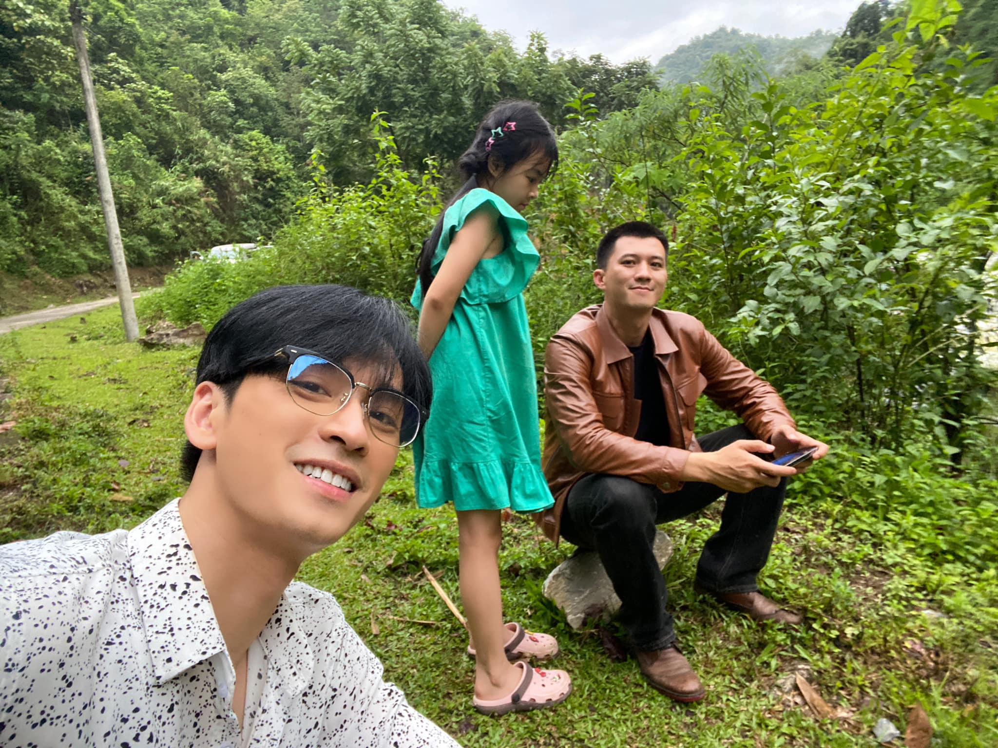 Hà Việt Dũng lấy hot girl dân tộc Thái: "Vợ rất thoải mái khi tôi hay phải đi diễn xa nhà" - 7