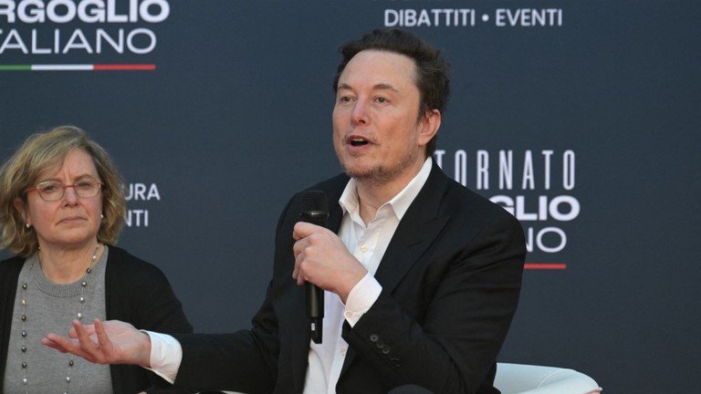 Tỷ phú Elon Musk nêu quan điểm về người ngoài hành tinh - 1