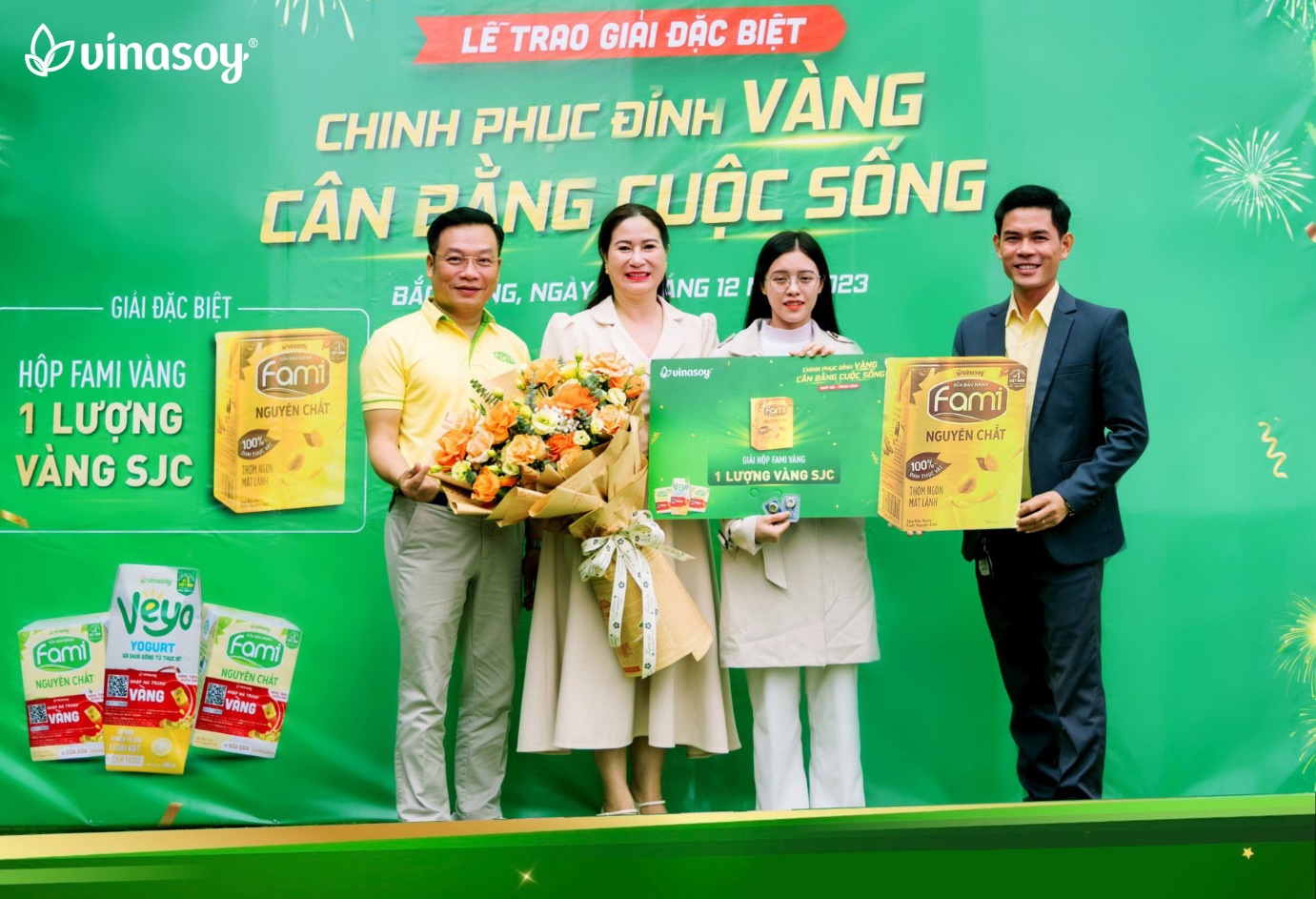 Vinasoy trao giải đặc biệt 01 lượng vàng cho khách hàng may mắn - 1