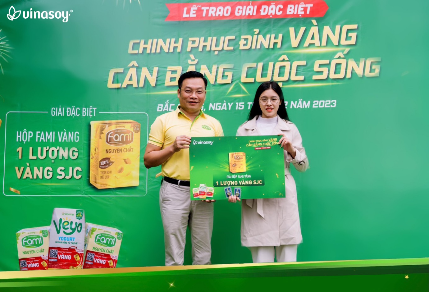 Vinasoy trao giải đặc biệt 01 lượng vàng cho khách hàng may mắn - 2