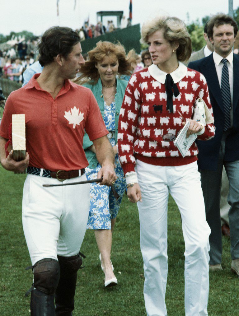 5 trang phục nên có trong tủ quần áo lấy cảm hứng từ Công nương Diana - 1