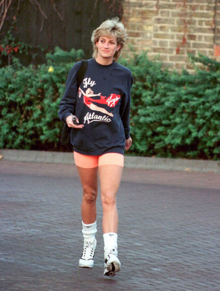 5 trang phục nên có trong tủ quần áo lấy cảm hứng từ Công nương Diana - 4