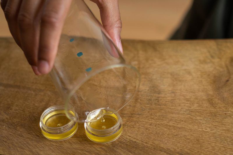 Bí quyết để chàng tạm biệt đôi môi nứt nẻ trong mùa đông này - 4