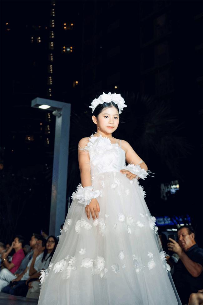 Siêu mẫu Đình Quyền chắp cánh đam mê cho ‘bản sao nhí’ của H'Hen Niê - Khánh Huyền Paco - 5