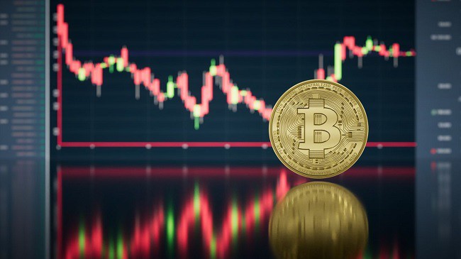 Đua nhau bán tháo, giá bitcoin lại cắm đầu lao dốc - 1