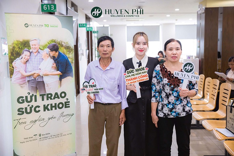 Huyền Phi Wellness & Cosmetics đồng hành thăm khám sức khỏe miễn phí cho cha mẹ hệ thống phân phối - 5