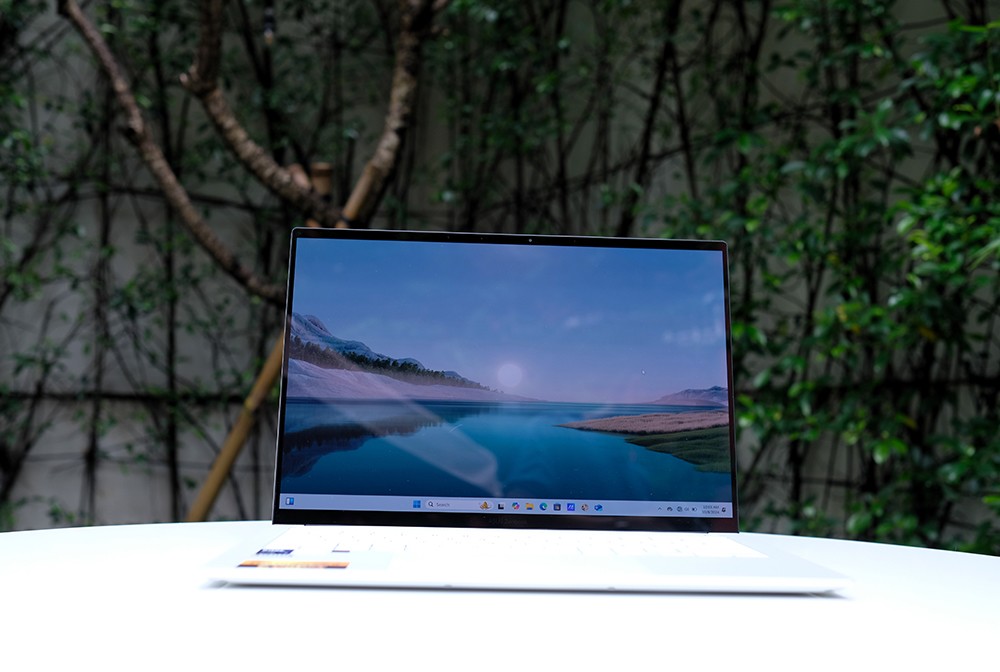 Đánh giá Laptop AI ASUS Zenbook S 14 - Copilot+ PC đầu tiên trang bị Intel - 5