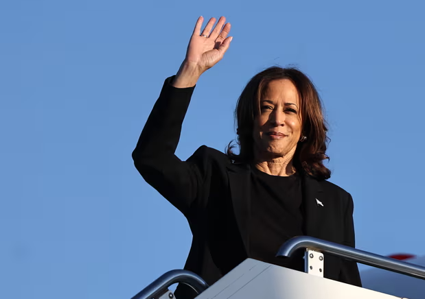 Kỉ lục: Bà Kamala Harris huy động được 1 tỷ USD chỉ sau 80 ngày tranh cử - 1