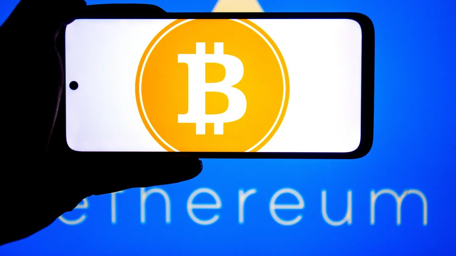 Bitcoin tăng vọt lên mức cao nhất kể từ tháng 7, sắp phá vỡ kỉ lục? - 1
