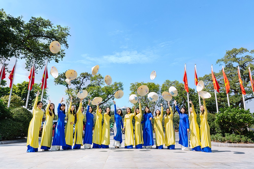 Thấy gì qua hành trình 34 năm phát triển bền vững của Ngân hàng TNHH Indovina? - 1