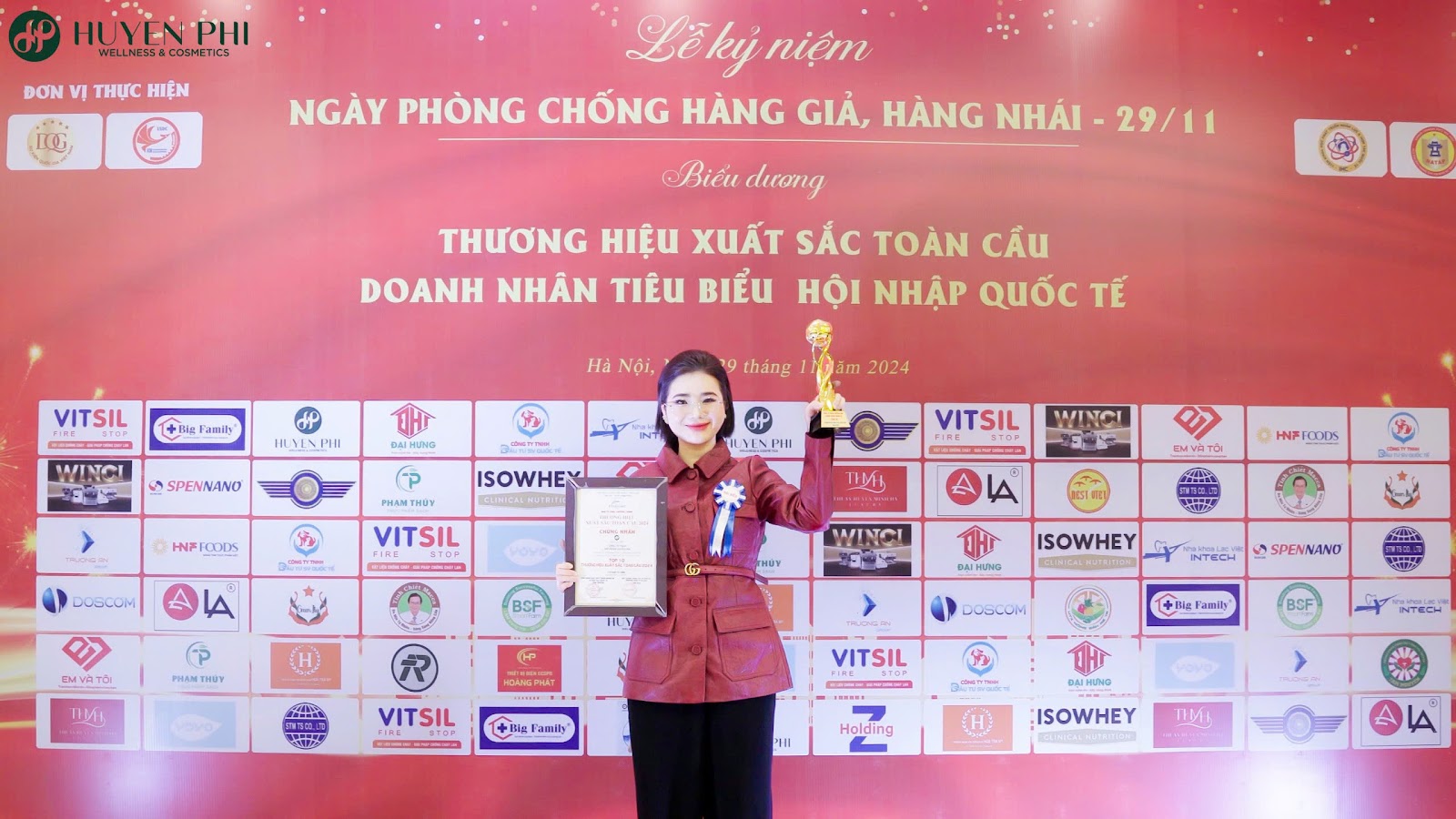 Huyền Phi Wellness & Cosmetics vinh dự nhận giải thưởng "Top 10 Thương hiệu xuất sắc toàn cầu 2024" - 2